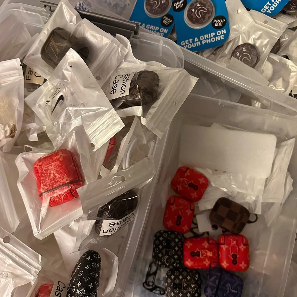 Mixed Accessories AirPods, Phone and phone stands Cases